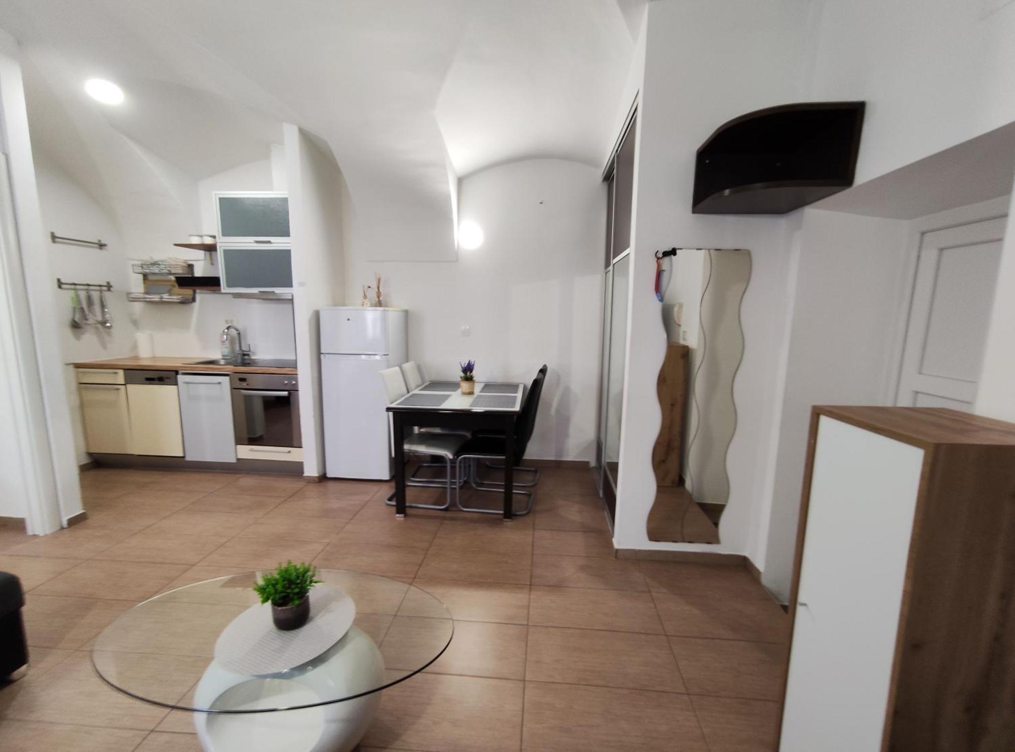 Studio Apartment Sisters 3-4 Ljubljana Dış mekan fotoğraf
