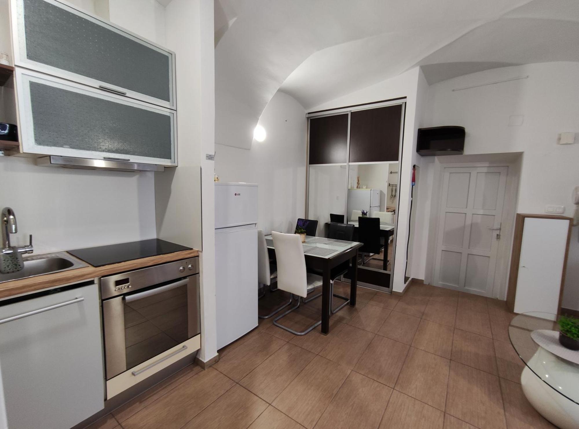 Studio Apartment Sisters 3-4 Ljubljana Dış mekan fotoğraf